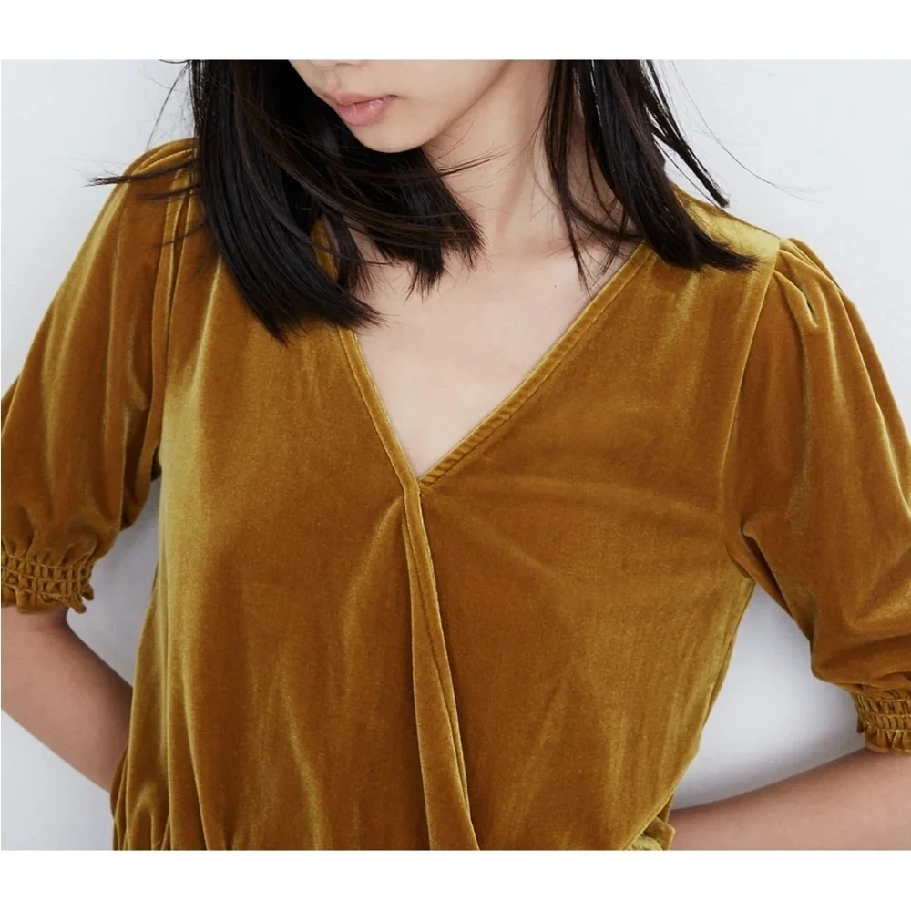 Madewell | Velvet Smocked Crossover Top in Egyptian Gold Size Medium